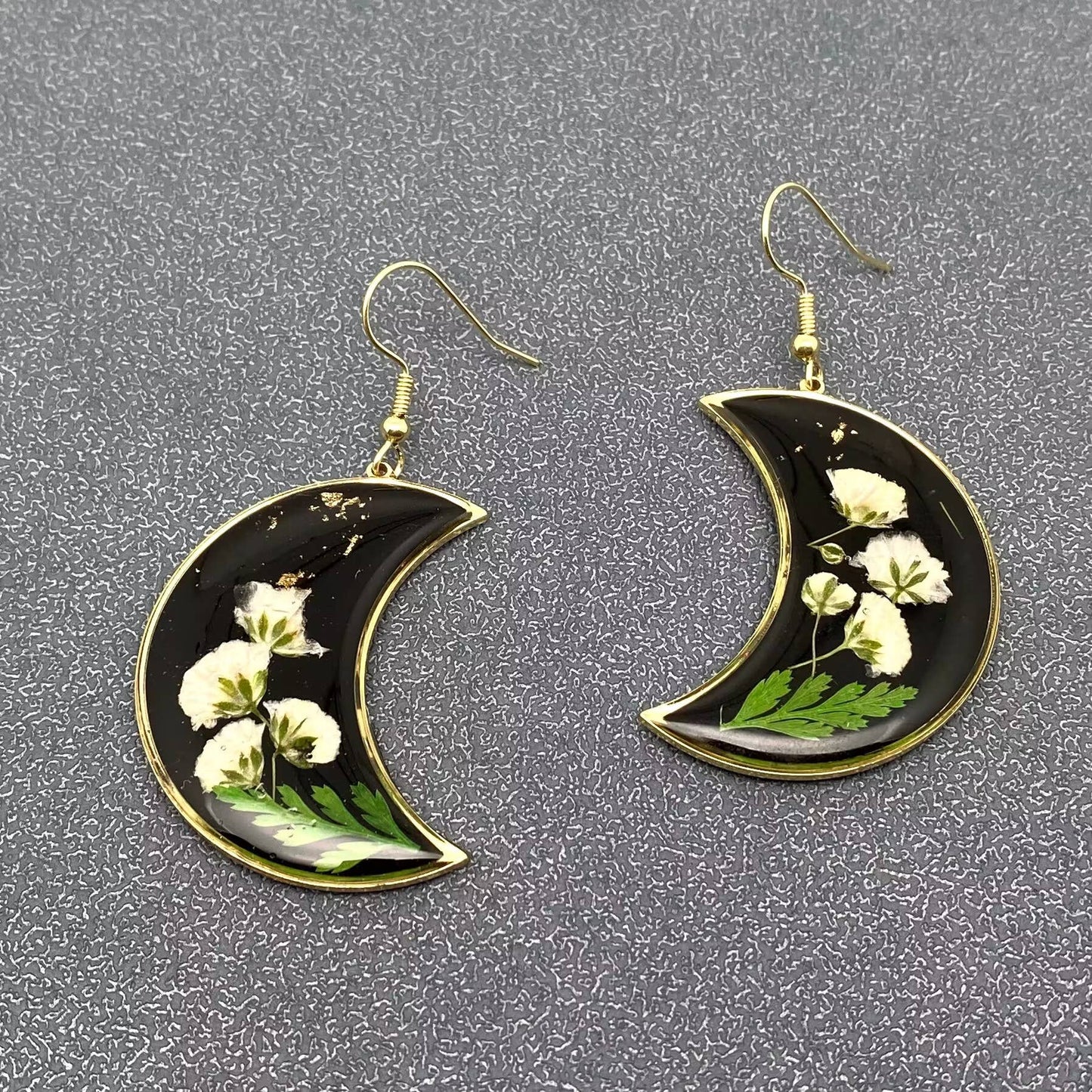 PDF/MS - Baby’s Breath & Fern Dried Flowers Moon Earrings
