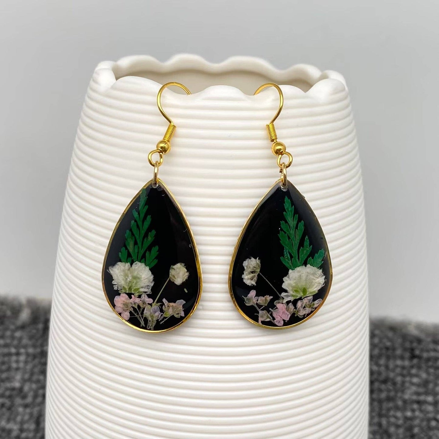 Baby’s Breath & Fern Leaf Dried floral Black Earrings - PDF
