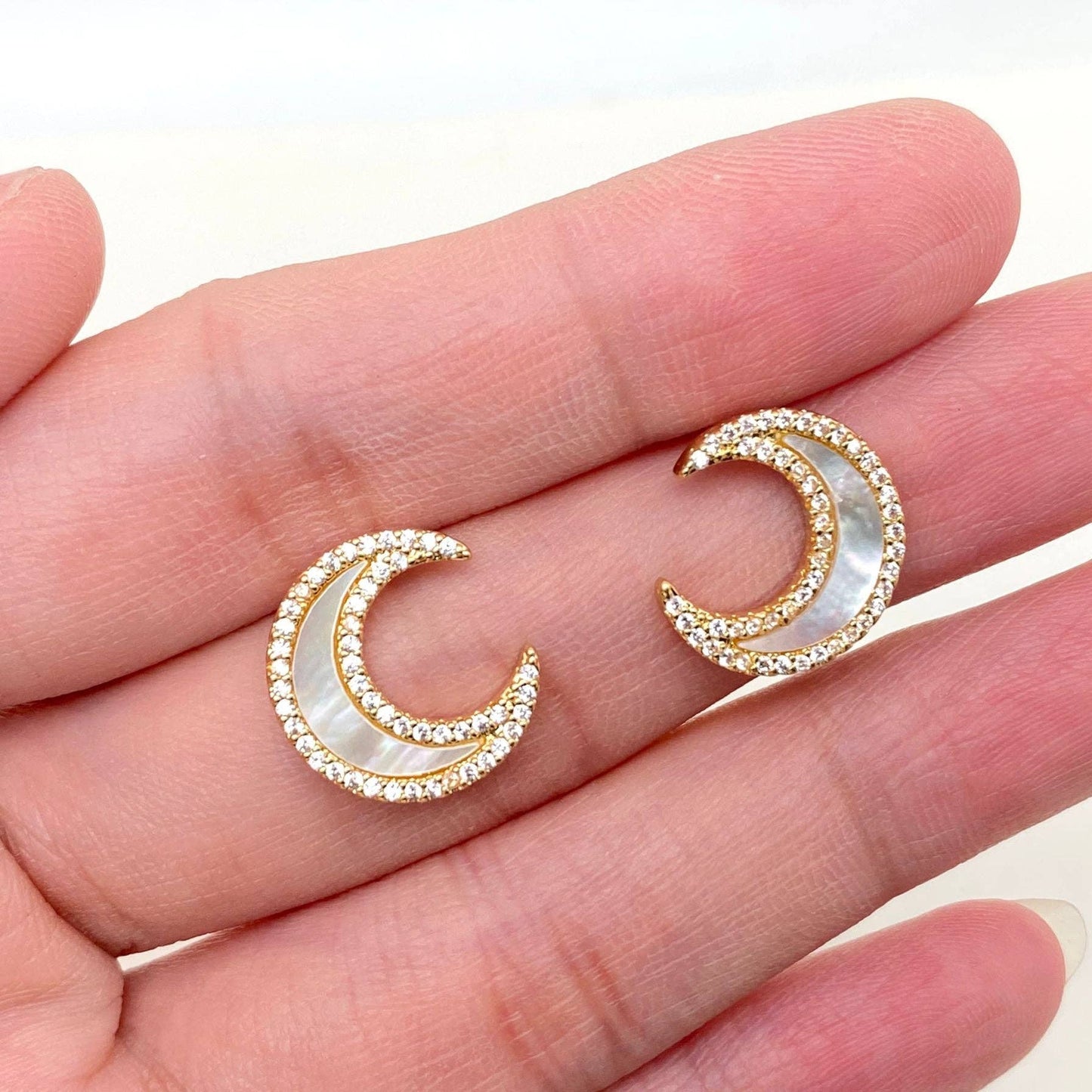 Sparkling Cubic Zirconia Shell Moon Ear Studs - MS
