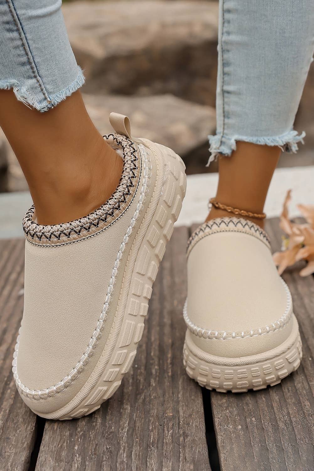 Contrast Stitch Detail Suede PU Plush Slippers | US7-10