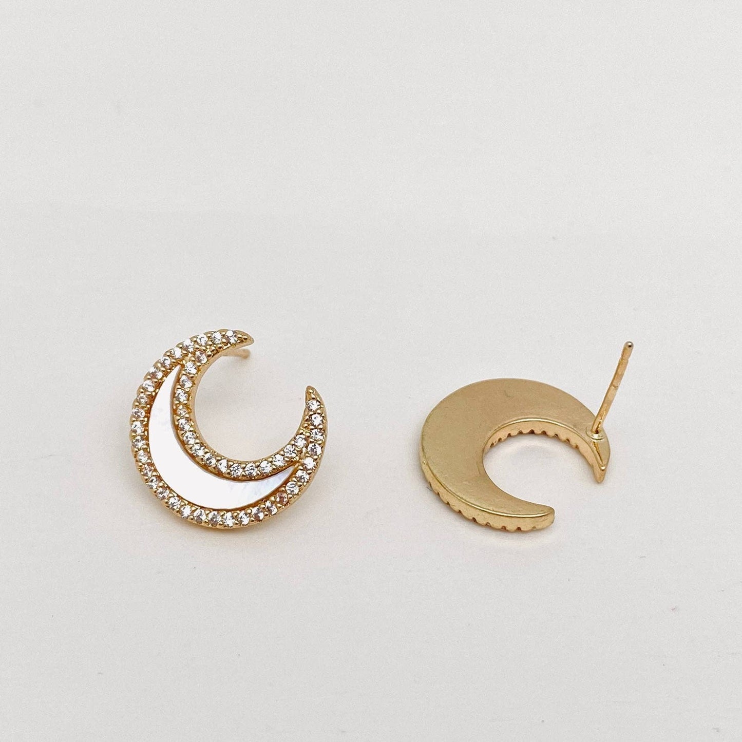 Sparkling Cubic Zirconia Shell Moon Ear Studs - MS