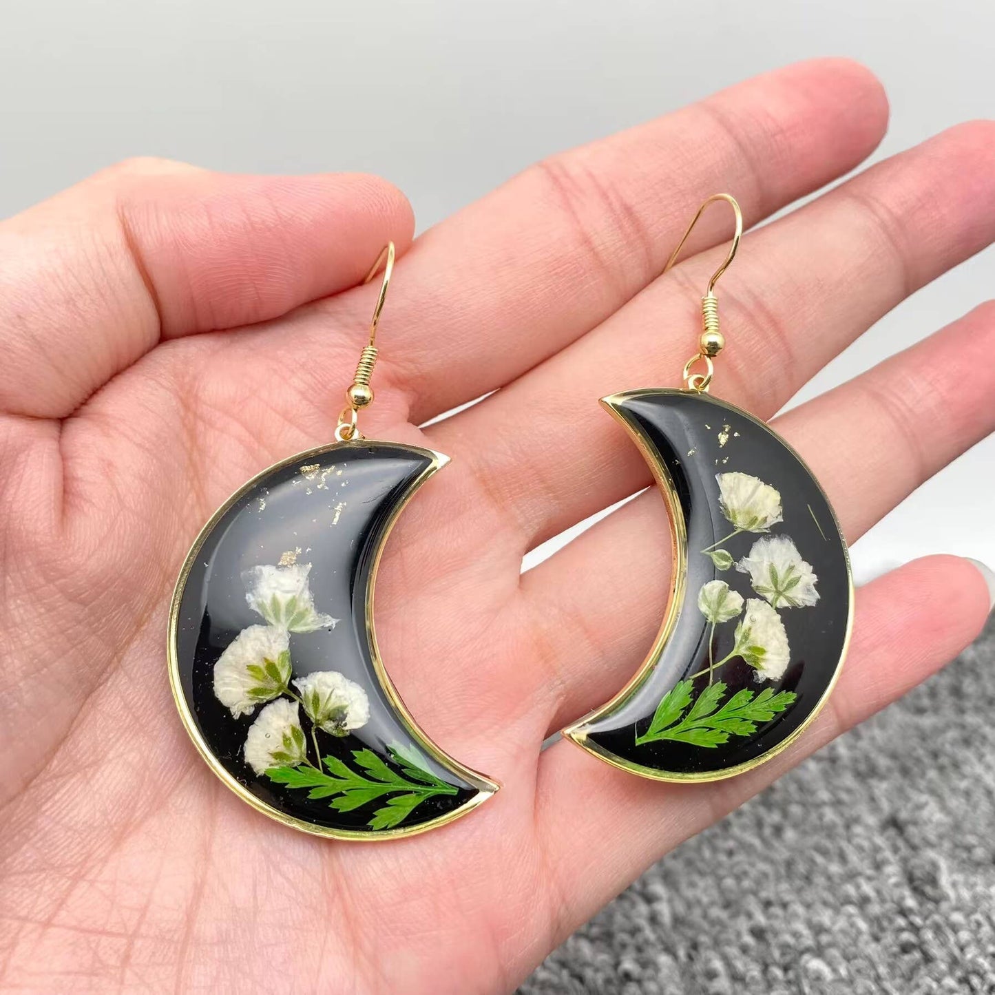 PDF/MS - Baby’s Breath & Fern Dried Flowers Moon Earrings